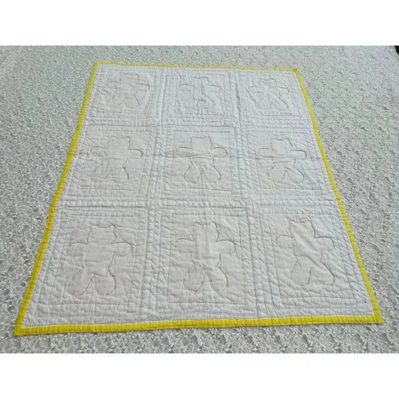 Teddy Bear Quilted Embroidered Baby Blanket Yellow 33"x39" - Picture 2 of 9